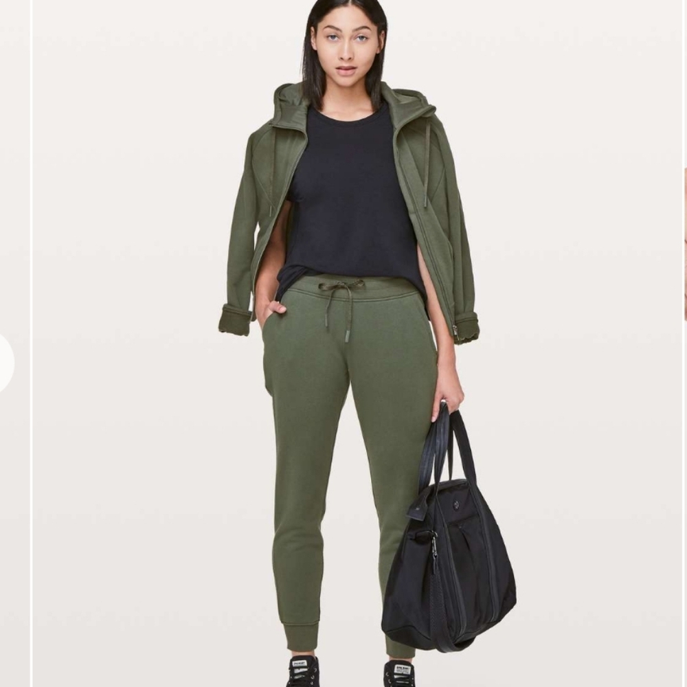 Lululemon Olive Green  Warm Up Women's Jogger Pants 28" Inseam Size 8